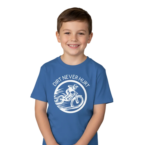 10-årig pojke i Dirt Never Hurt t-shirt