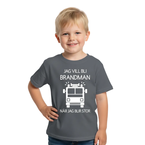 Brandman Studiobild - Hand på höft