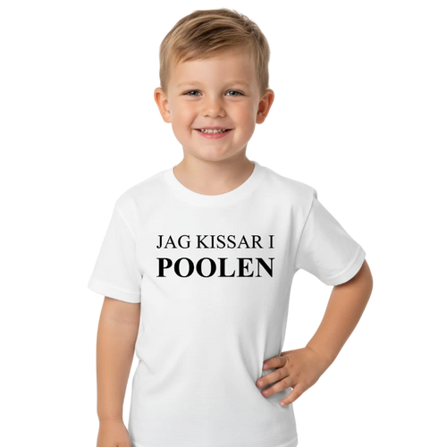 Kissar i poolen Studiobild - Hand på höft