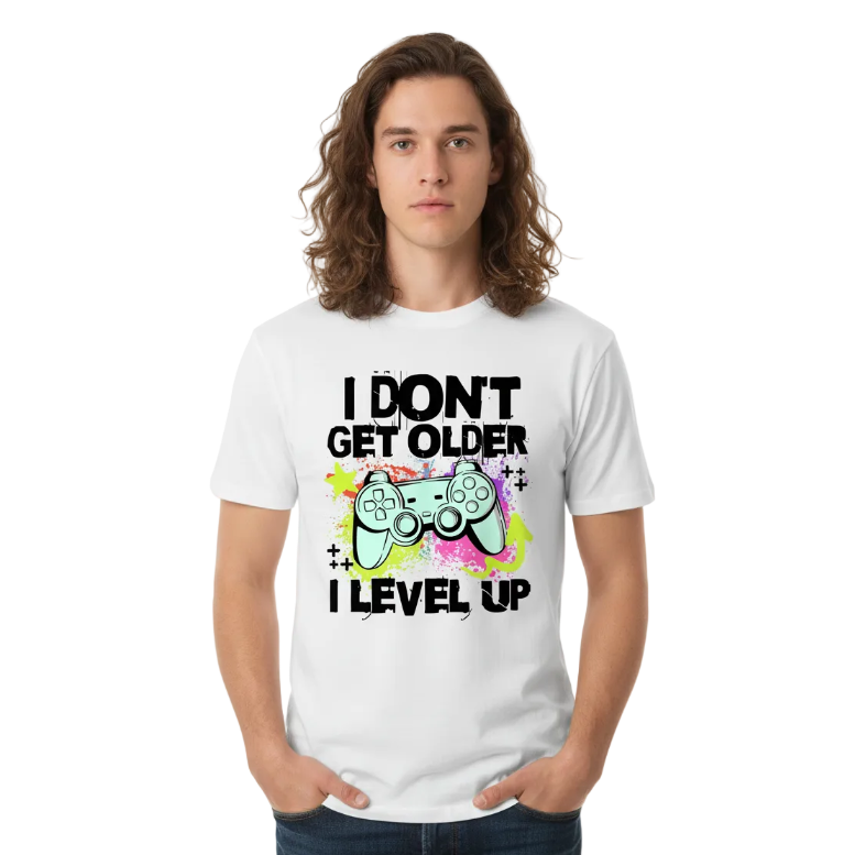 Level Up Studiobild - Utsläppt hår, händer i fickor