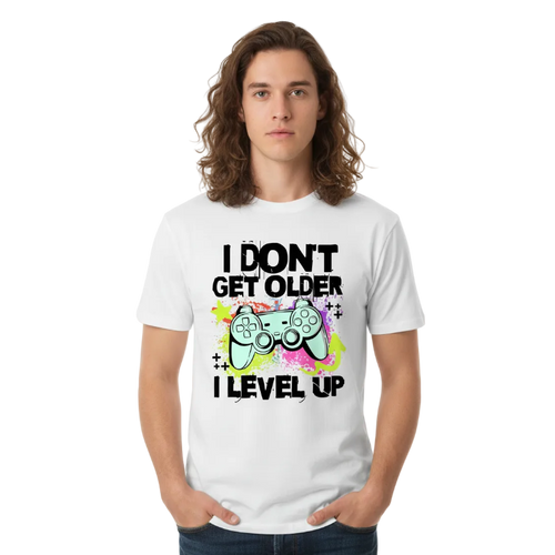 Level Up Studiobild - Utsläppt hår, händer i fickor