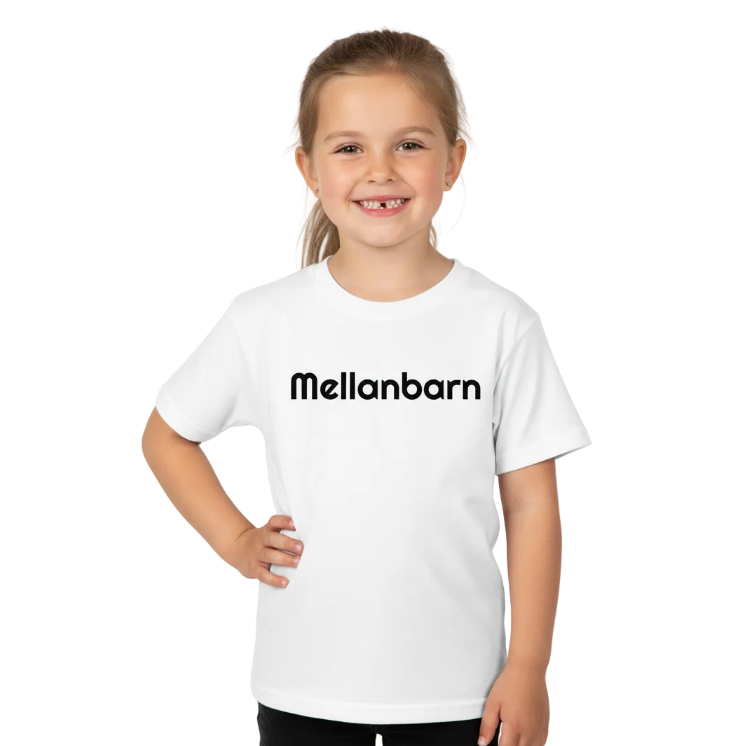 Mellanbarn Studiobild - Hand på höft